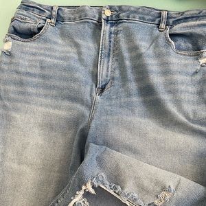 American Eagle Curvy Mom Jean - Size 22 short